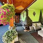 Bed and breakfast Trzy Sroczki 3*