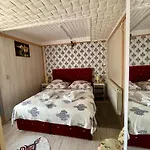 Trzy Sroczki Bed and breakfast